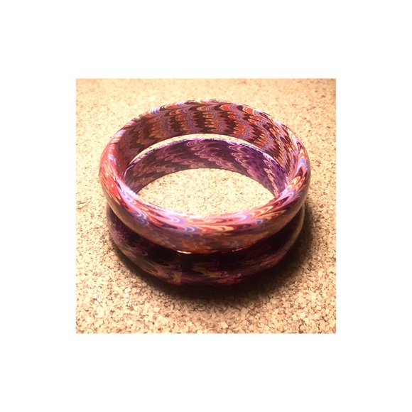Mod Retro Wooden Bangles in Psychedelic Pattern - Picture 7 of 8